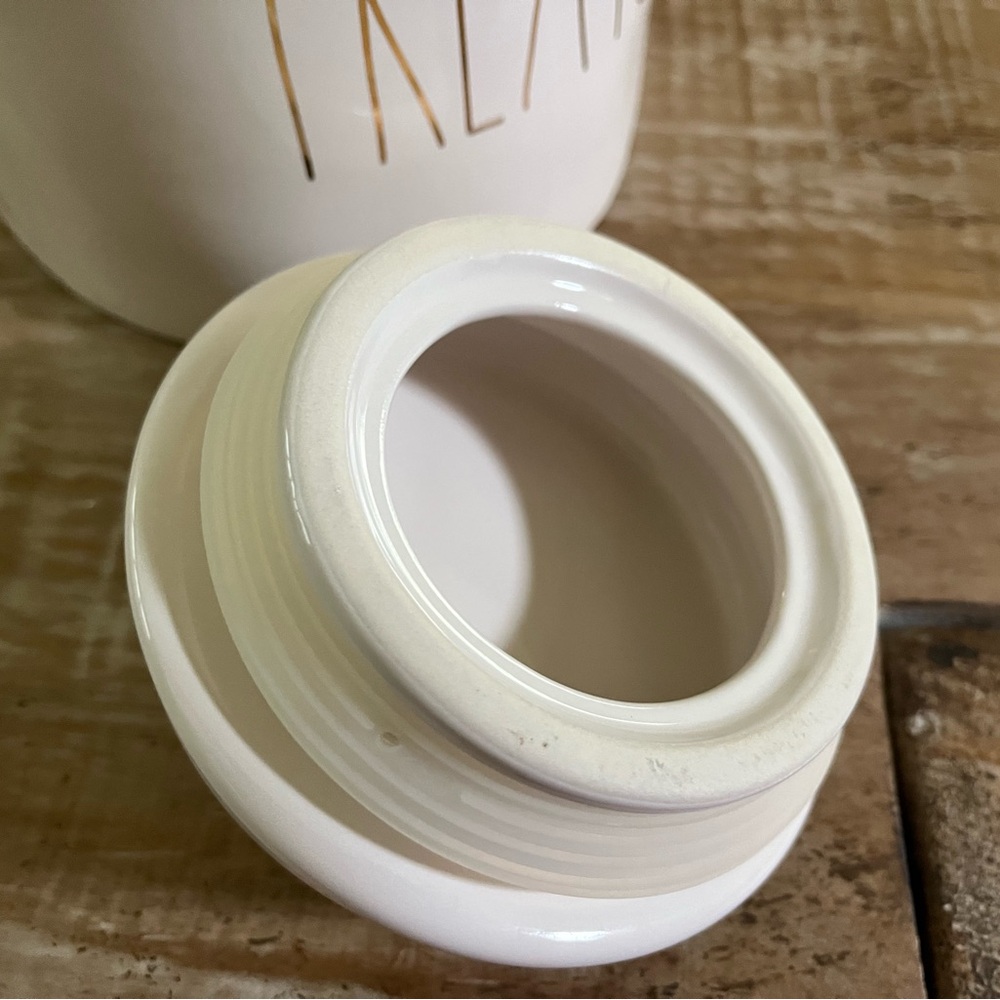 Rae Dunn White Ceramic ‘TREATS’ Canister with Rose Gold Lettering - Picture 6 of 8